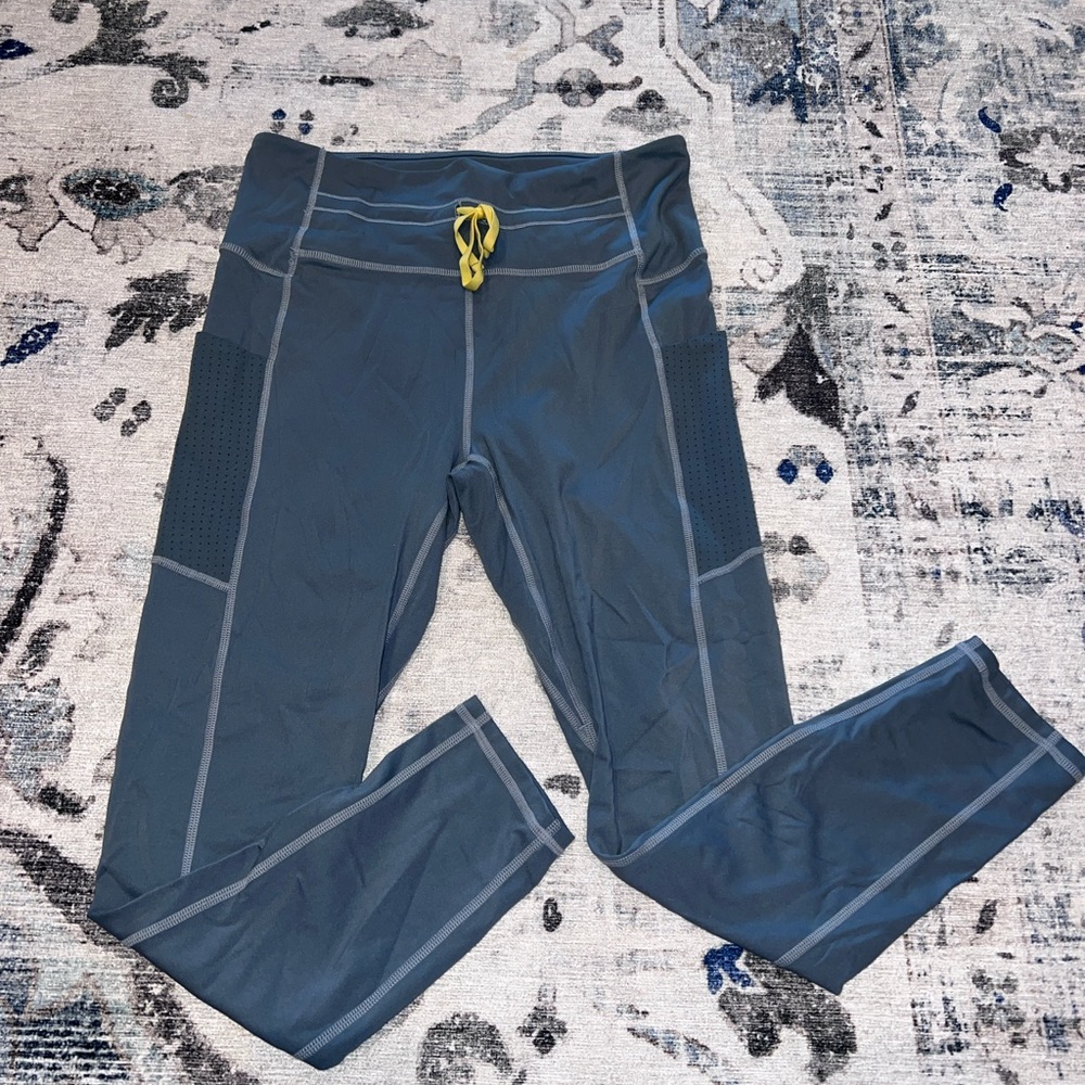 Fabletics - Motion365 7/8 leggings- Storm Gray - Ultra-high Waisted - Large